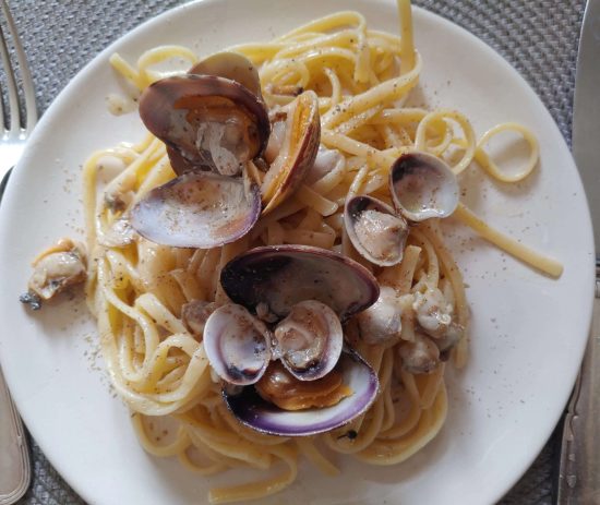 Espaguetis con almejas